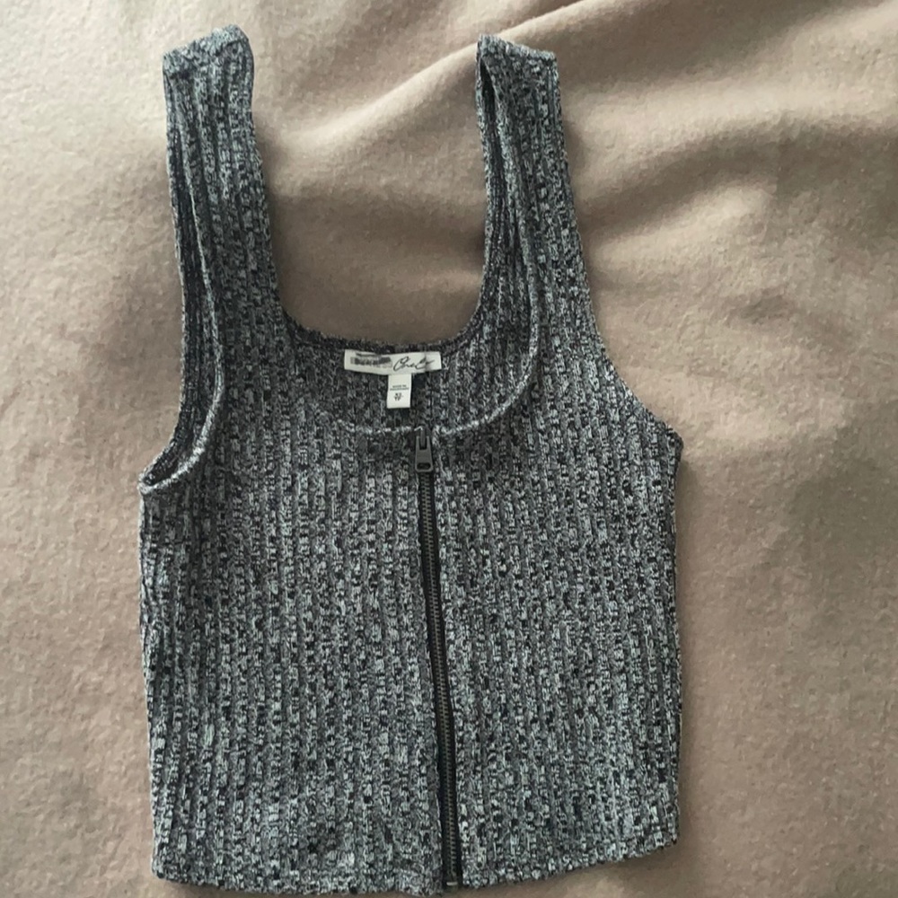 Express One Eleven ribbed knit crop top brand new XS
#MA